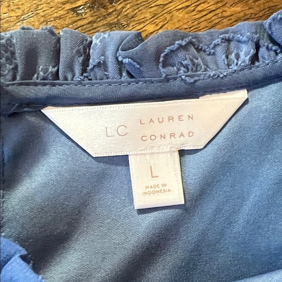 LC Lauren Conrad Sleeveless Floral Ruffled Blue Blouse, Lined size L - Picture 2 of 8